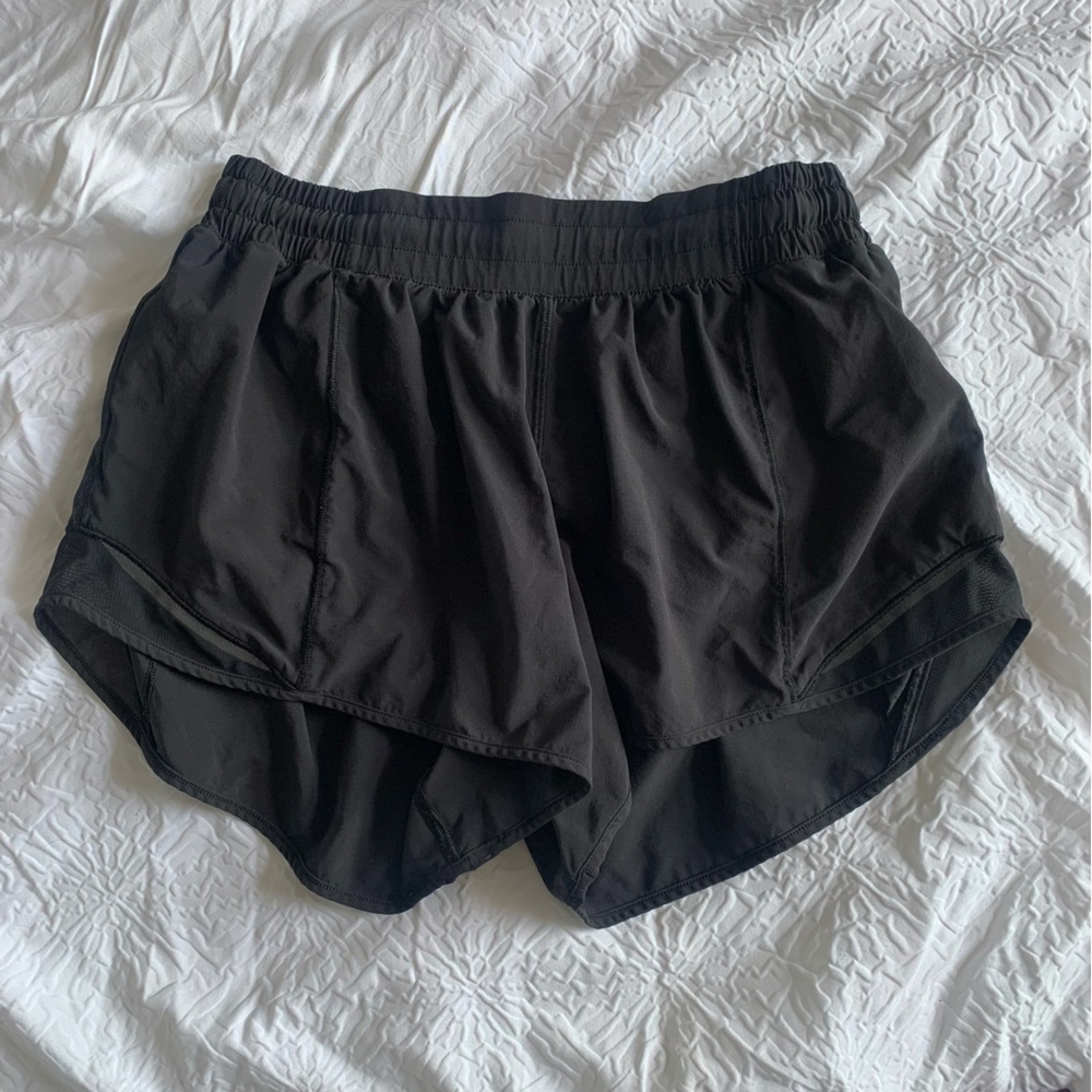 Lulu Lemon Hotty Hot Short 4”. Size 8 tall.